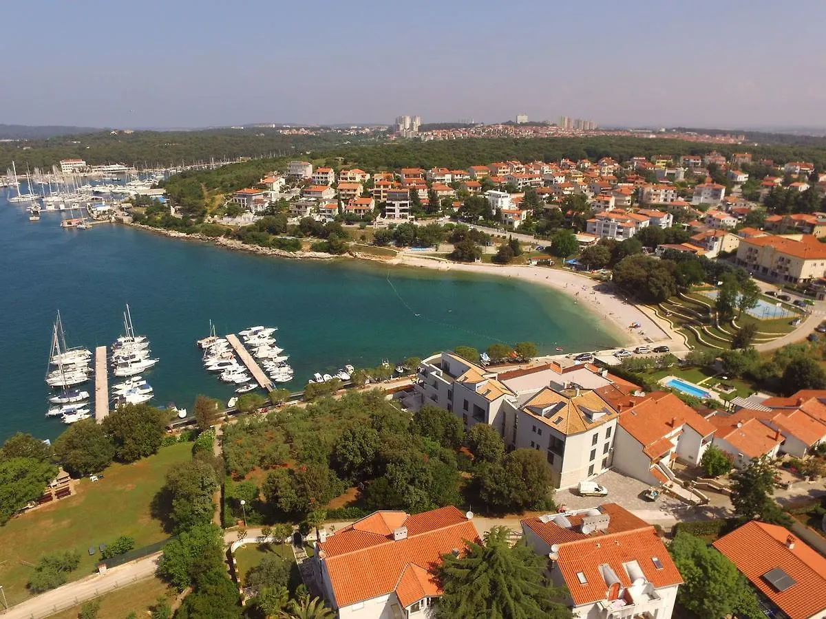 Apartment Mar Pjescana Uvala