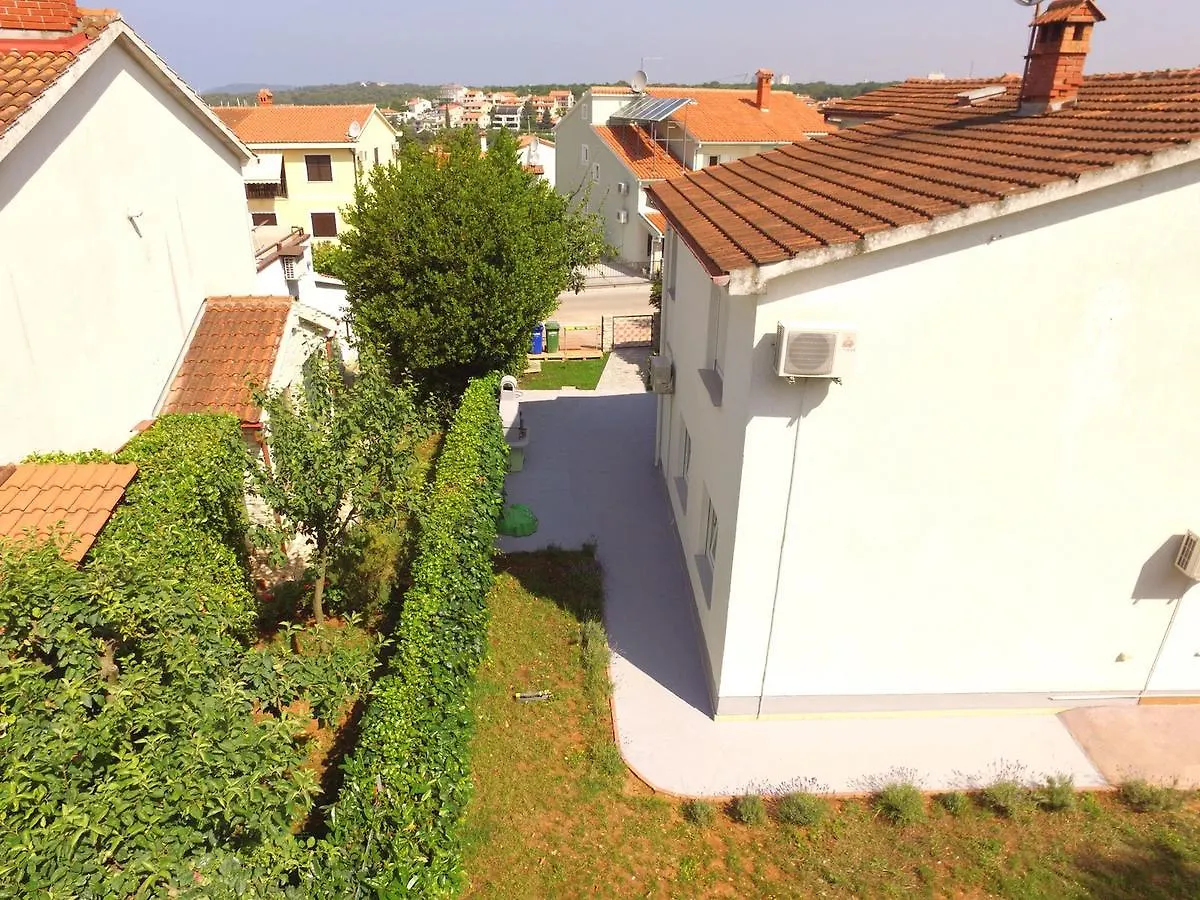 Apartment Mar Pjescana Uvala